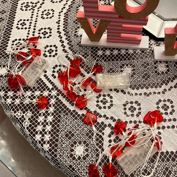 Valentine’s Day decorations - Picture 4 of 16